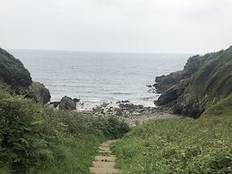 Stunning Beach Front Apartment in Caswell Swansea