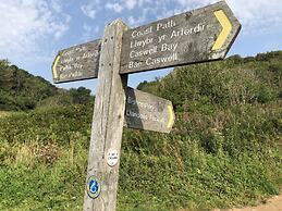 Stunning Beach Front Apartment in Caswell Swansea