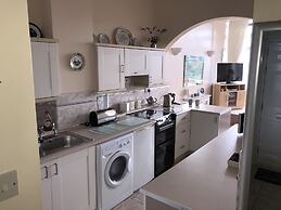 Stunning Beach Front Apartment in Caswell Swansea