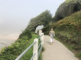 Stunning Beach Front Apartment in Caswell Swansea