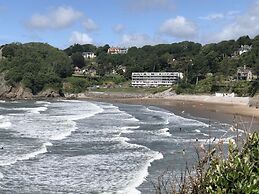 Stunning Beach Front Apartment in Caswell Swansea
