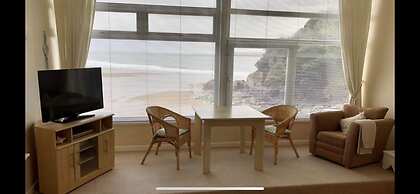 Stunning Beach Front Apartment in Caswell Swansea