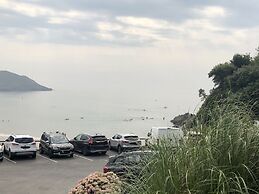 Stunning Beach Front Apartment in Caswell Swansea