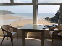 Stunning Beach Front Apartment in Caswell Swansea