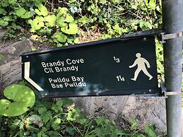 Stunning Beach Front Apartment in Caswell Swansea