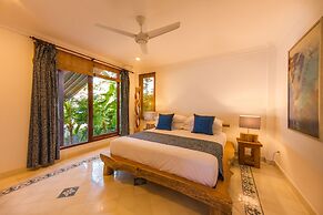 Aquamarine Beach Villas