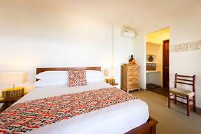 Aquamarine Beach Villas