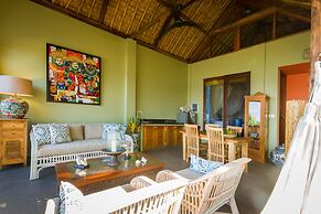 Aquamarine Beach Villas