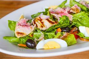 Aquamarine Beach Villas