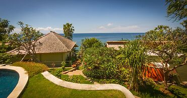 Aquamarine Beach Villas