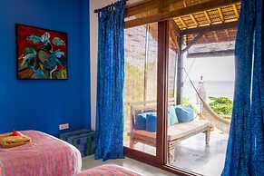 Aquamarine Beach Villas