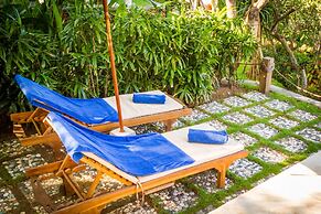 Aquamarine Beach Villas