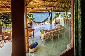 Aquamarine Beach Villas