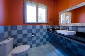 Aquamarine Beach Villas