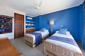 Aquamarine Beach Villas