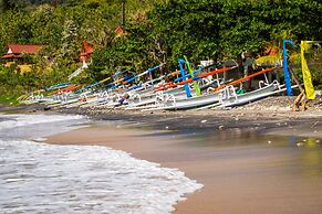 Aquamarine Beach Villas