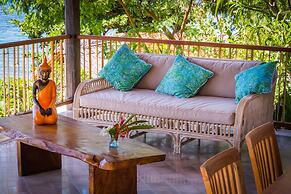 Aquamarine Beach Villas