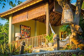 Aquamarine Beach Villas