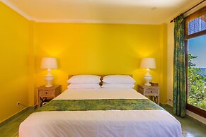 Aquamarine Beach Villas