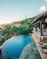 Aquamarine Beach Villas