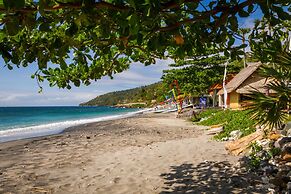 Aquamarine Beach Villas