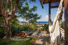 Aquamarine Beach Villas