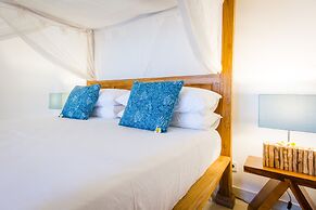 Aquamarine Beach Villas