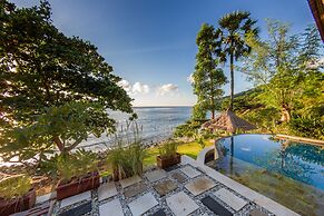 Aquamarine Beach Villas