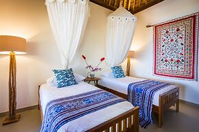 Aquamarine Beach Villas