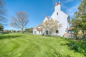 Sweet Small Barn With Tennis Court, Near Goodwood