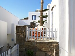 Elena Studios and Apartments