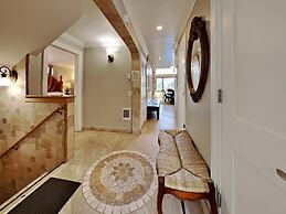 Deluxe Condo with Fireplace (Unit 623 at 1849)