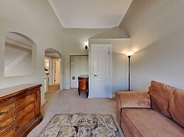 Deluxe Condo with Fireplace (Unit 623 at 1849)