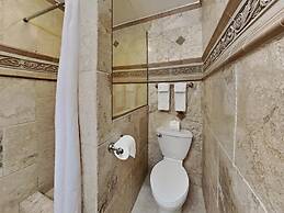 Deluxe Condo with Fireplace (Unit 623 at 1849)