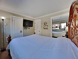 Deluxe Condo with Fireplace (Unit 623 at 1849)