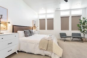 #12 At Bloomington Country Club 4 Bedroom Villa by RedAwning