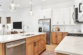 #12 At Bloomington Country Club 4 Bedroom Villa by RedAwning