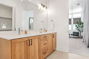 #12 At Bloomington Country Club 4 Bedroom Villa by RedAwning