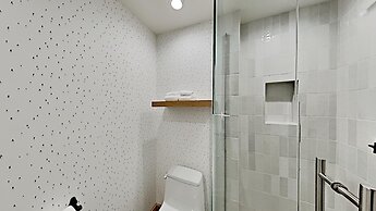 1849 Condos - Spacious 3 Bedrooms with Outdoor Pool & 3 Hot Tubs