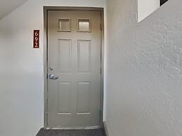 1849 Condos - Spacious 3 Bedrooms with Outdoor Pool & 3 Hot Tubs