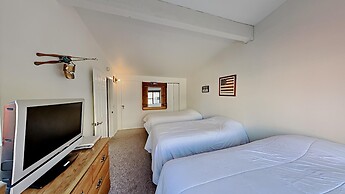 1849 Condos - Spacious 3 Bedrooms with Outdoor Pool & 3 Hot Tubs