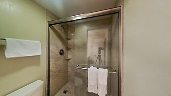 1849 Condos - Spacious 3 Bedrooms with Outdoor Pool & 3 Hot Tubs