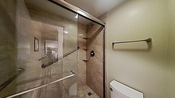 1849 Condos - Spacious 3 Bedrooms with Outdoor Pool & 3 Hot Tubs