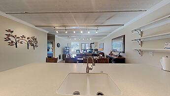 1849 Condos - Spacious 3 Bedrooms with Outdoor Pool & 3 Hot Tubs