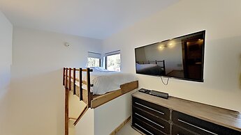 1849 Condos - Spacious 3 Bedrooms with Outdoor Pool & 3 Hot Tubs