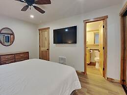 1849 Condos - Spacious 3 Bedrooms with Outdoor Pool & 3 Hot Tubs