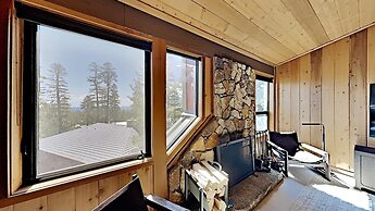 1849 Condos - Spacious 3 Bedrooms with Outdoor Pool & 3 Hot Tubs