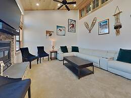 1849 Condos - Spacious 3 Bedrooms with Outdoor Pool & 3 Hot Tubs