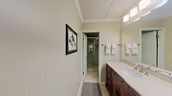 1849 Condos - Spacious 3 Bedrooms with Outdoor Pool & 3 Hot Tubs