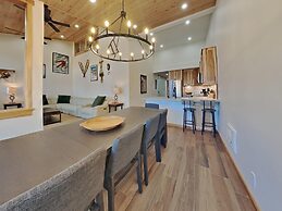 1849 Condos - Spacious 3 Bedrooms with Outdoor Pool & 3 Hot Tubs